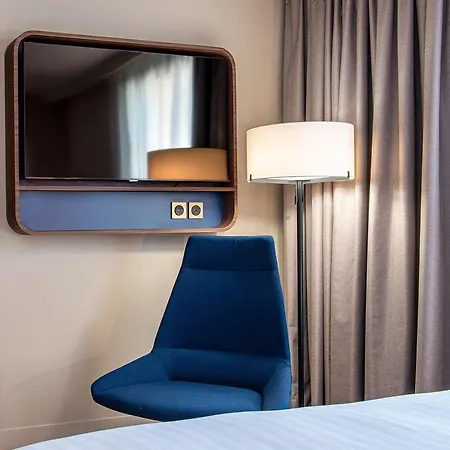 Radisson Blu Hotel. Centre *